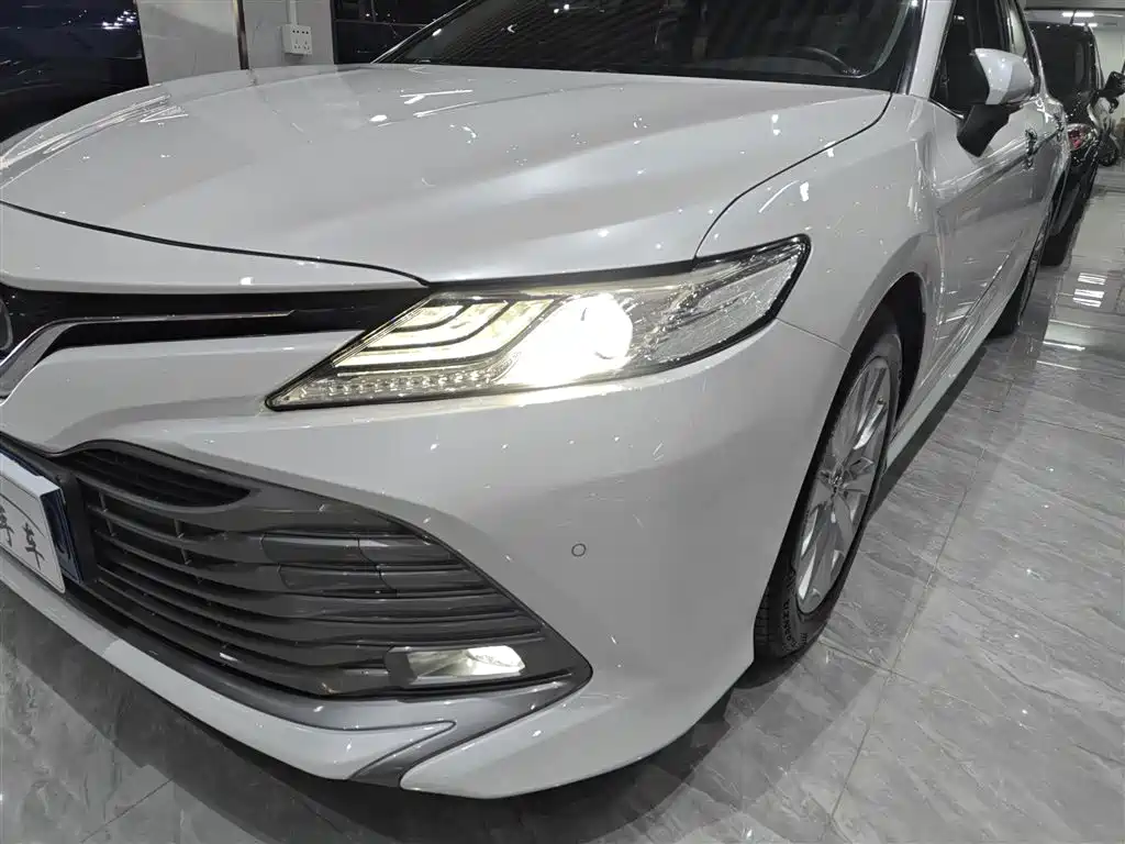 Toyota Camry 2018 2.0G Luxury Edition фото 24