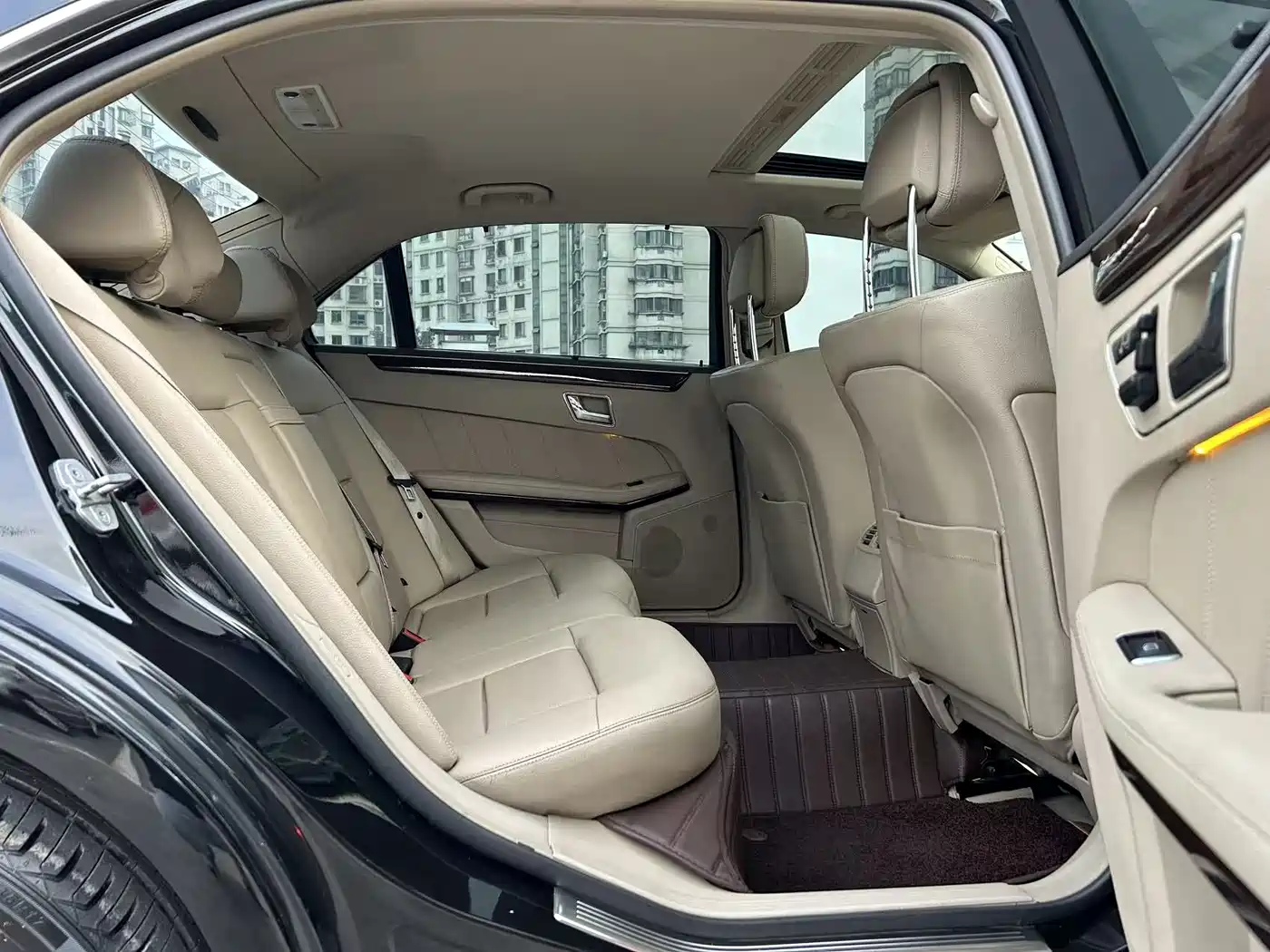 Mercedes-Benz E-Class 2011 E 260 L CGI Fashion фото 19
