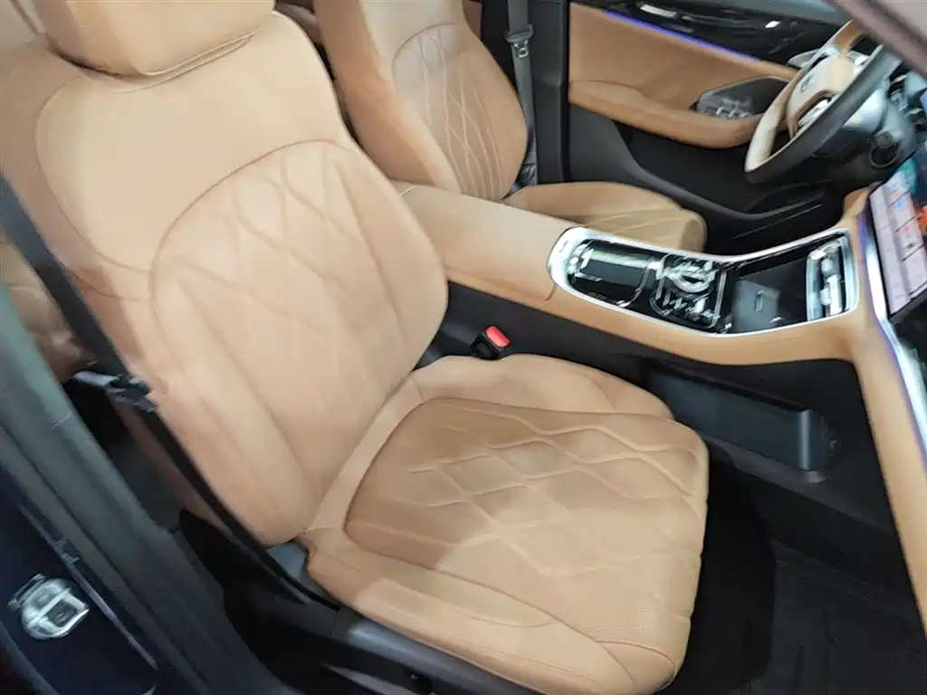 Geely Galaxy Galaxy A7 2025 EM-i фото 25
