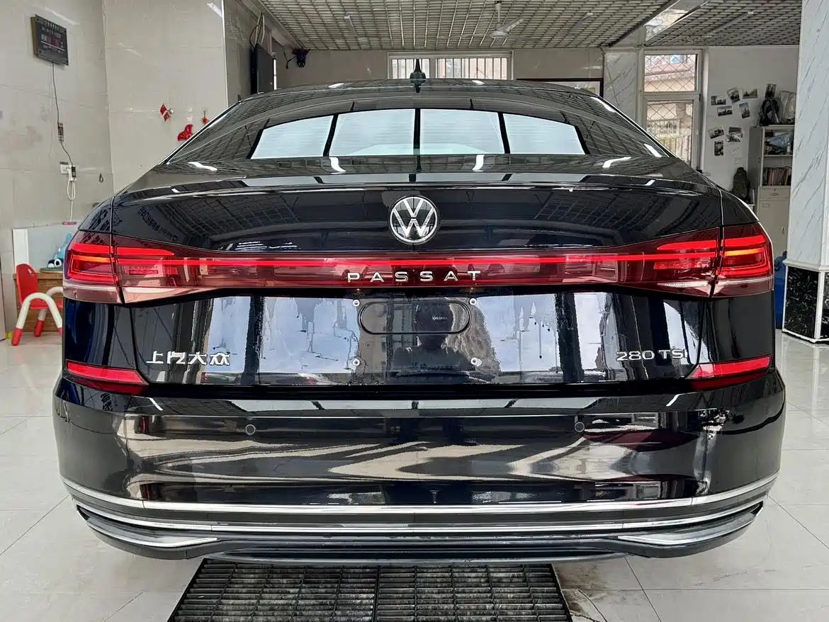 Volkswagen Passat 2022 280TSI Elite Edition фото 5