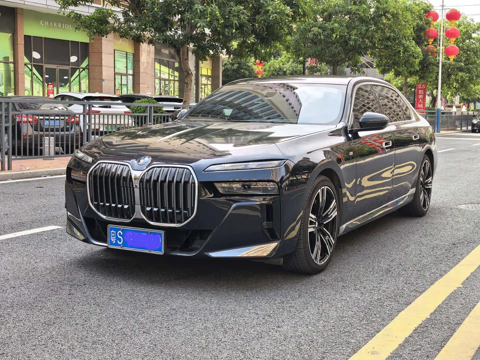 Фото 1 - BMW 7 Series