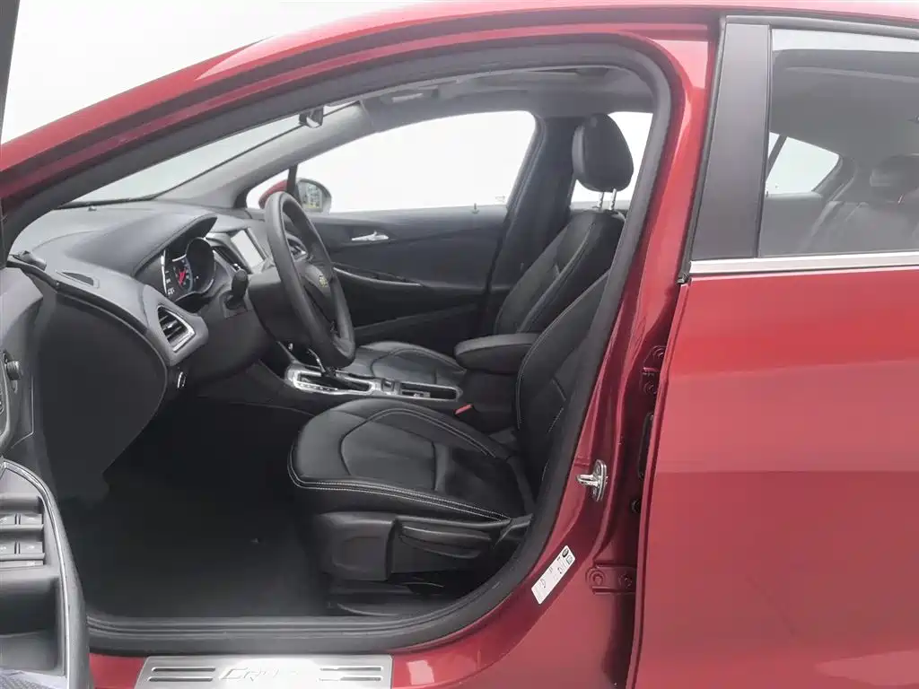 Chevrolet Cruze 2018 320 Automatic Pioneer Sunroof Edition фото 10
