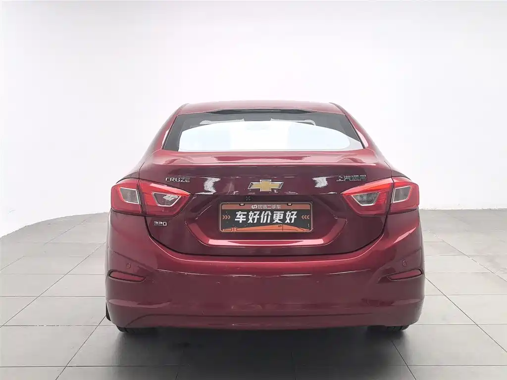 Chevrolet Cruze 2018 320 Automatic Pioneer Sunroof Edition фото 4