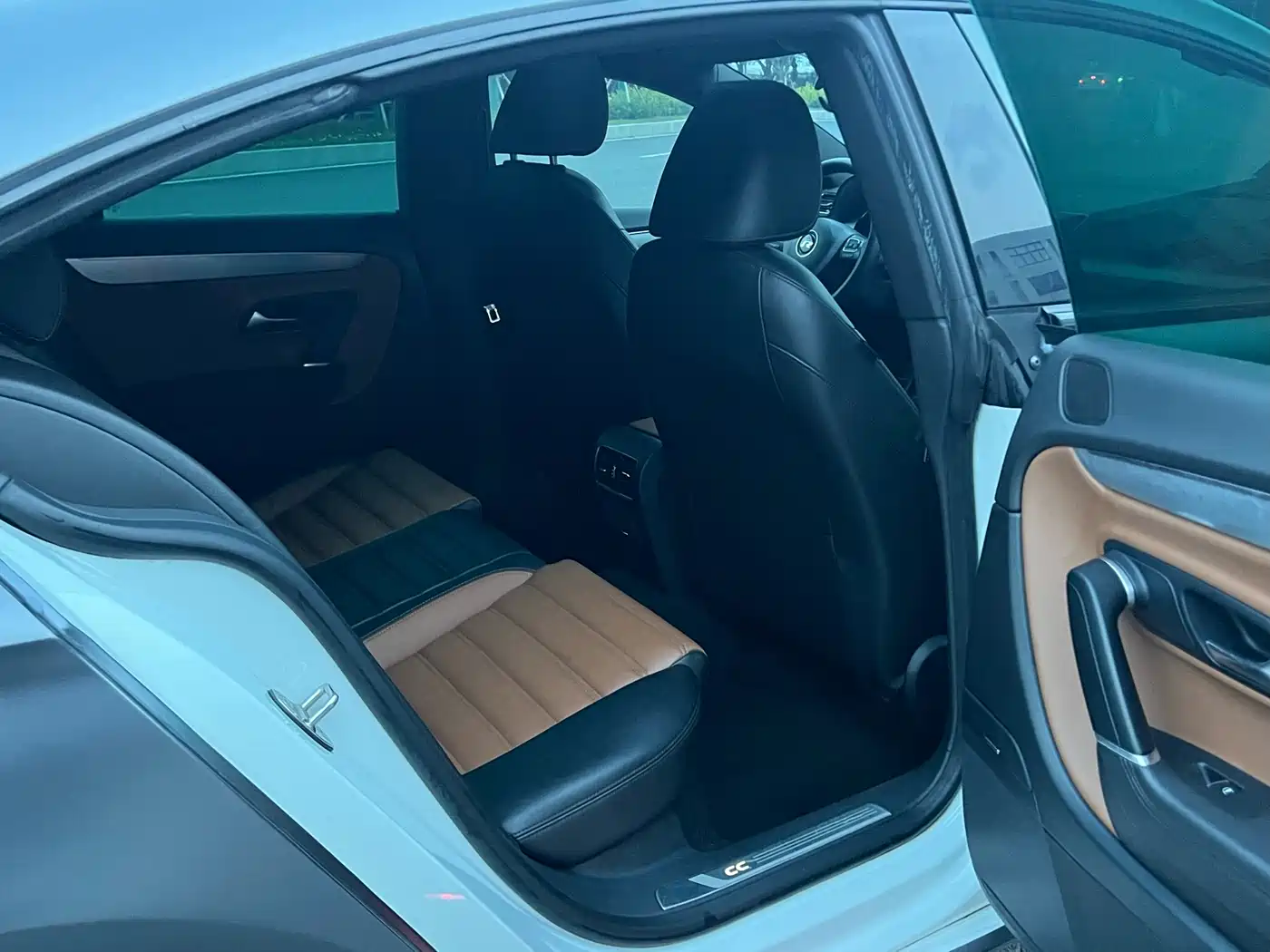 Volkswagen FAW-Volkswagen CC 2016 Model 2.0TSI Luxury фото 12