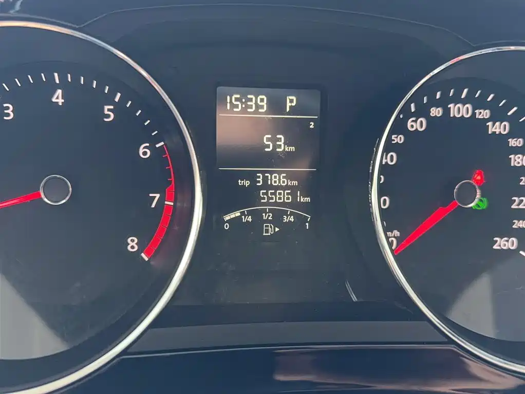 Volkswagen Sagitar 2017 1.6L Automatic Comfort фото 3