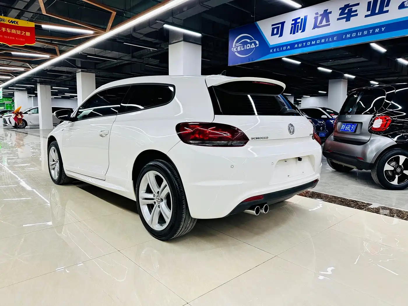 Volkswagen Scirocco 2011 2.0TSI R-Line фото 3