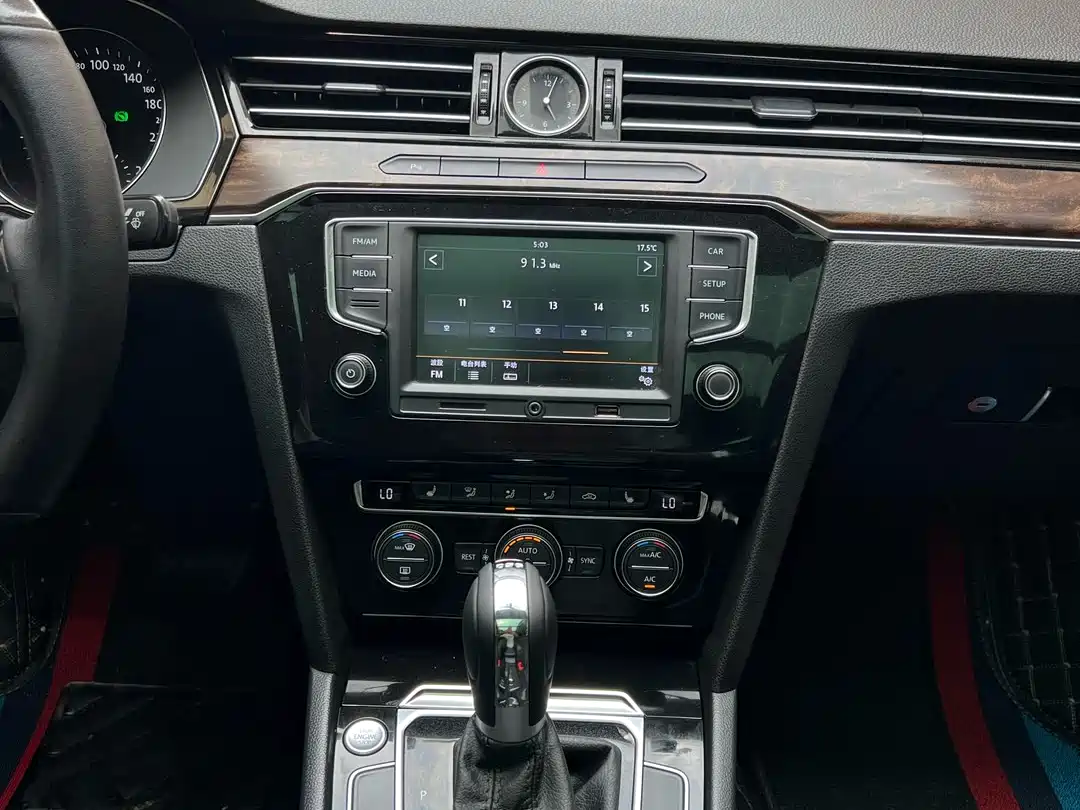 Volkswagen Magotan 2017 330TSI DSG Luxury фото 9
