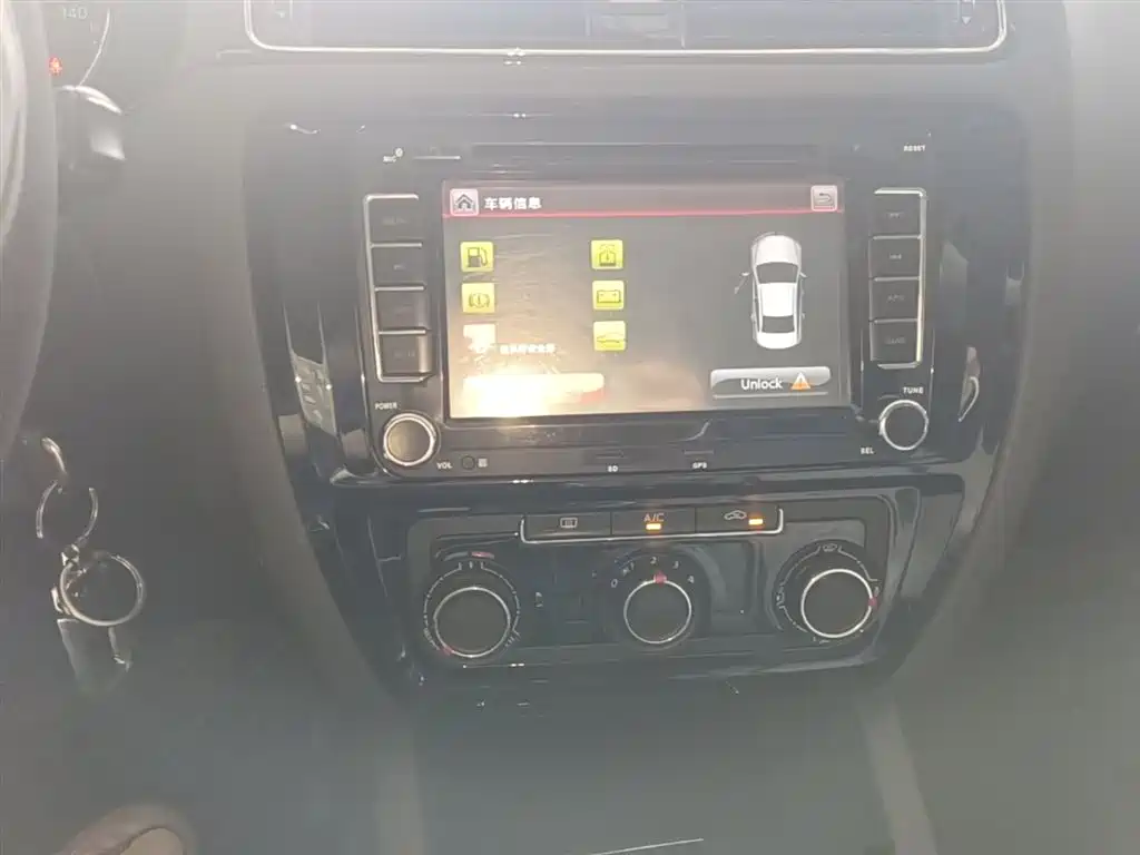 Volkswagen Sagitar 2015 1.6L Manual Comfort фото 13