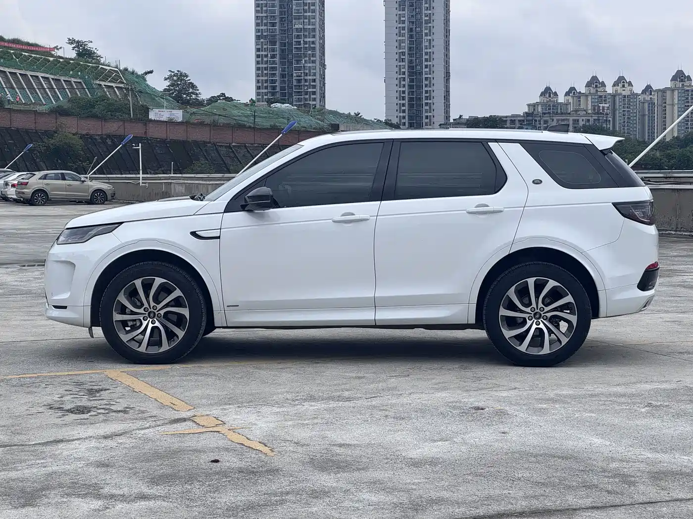 Land Rover Discovery Sport 2020 249PS R-Dynamic Performance фото 8