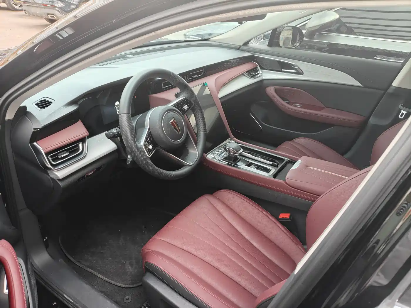 Hongqi H5 2024 1.5T DCT Smart Connect Flag Rhythm Edition фото 6