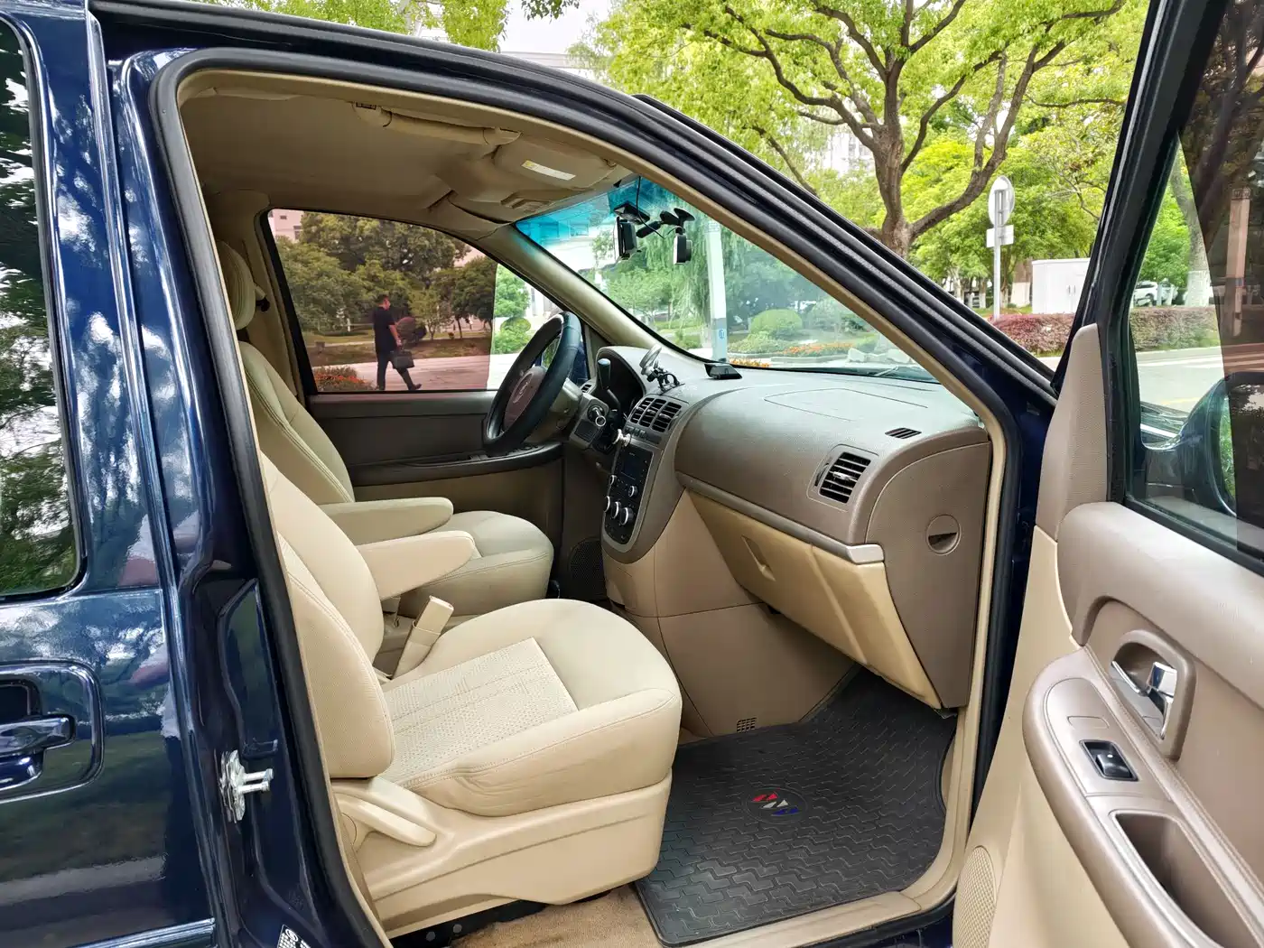 Buick GL8 2014 2.4L Comfort Edition фото 16