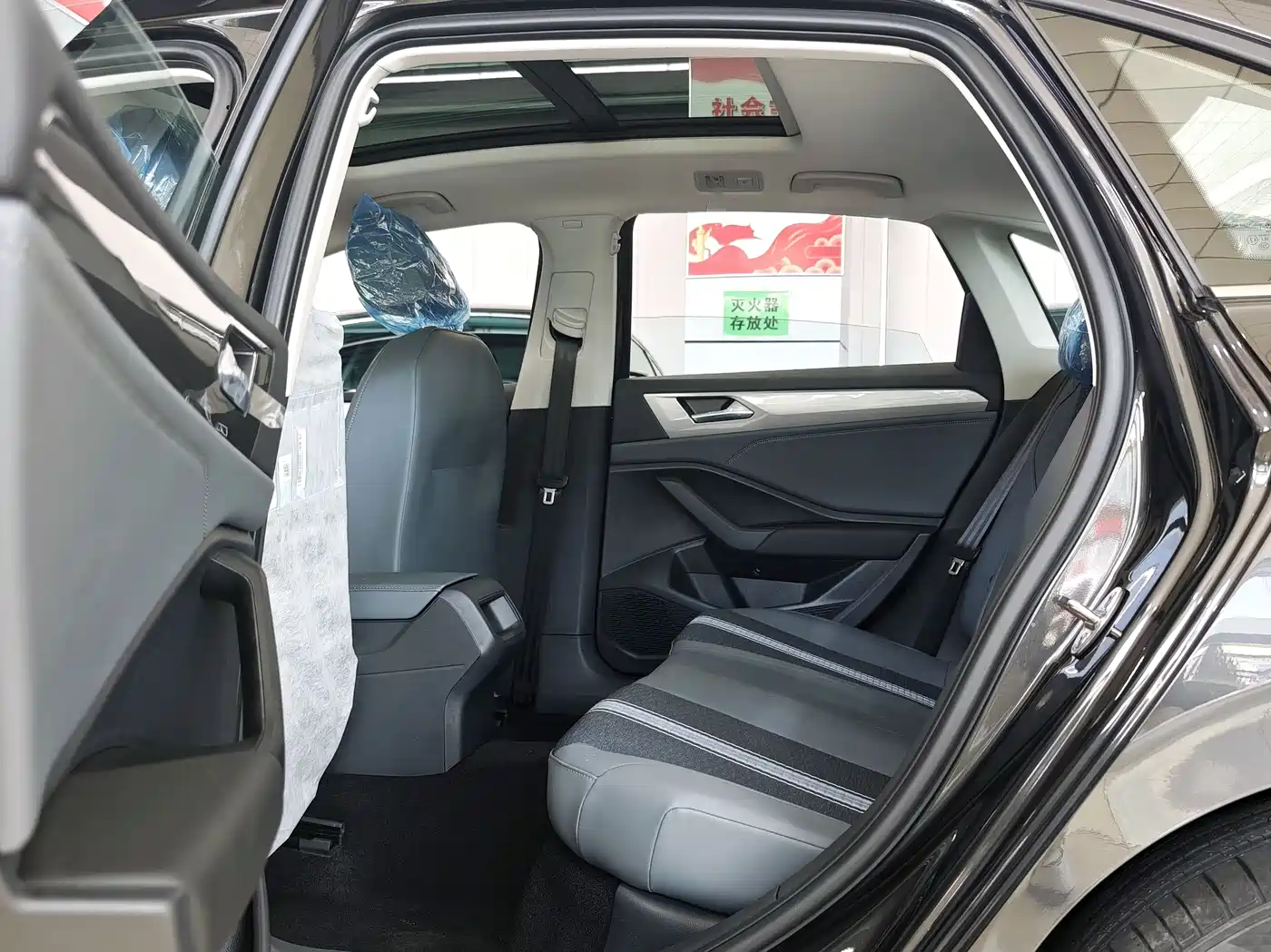 Volkswagen Sagitar 2025 Model Year Facelift 200TSI DSG Soaring Edition фото 7