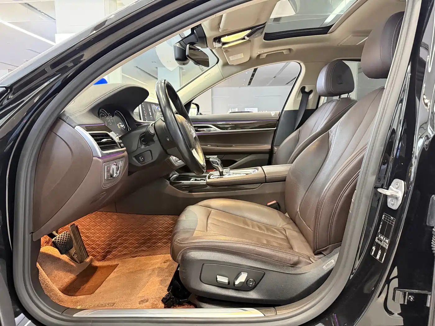 BMW 7 Series 2016 730Li Leading фото 6
