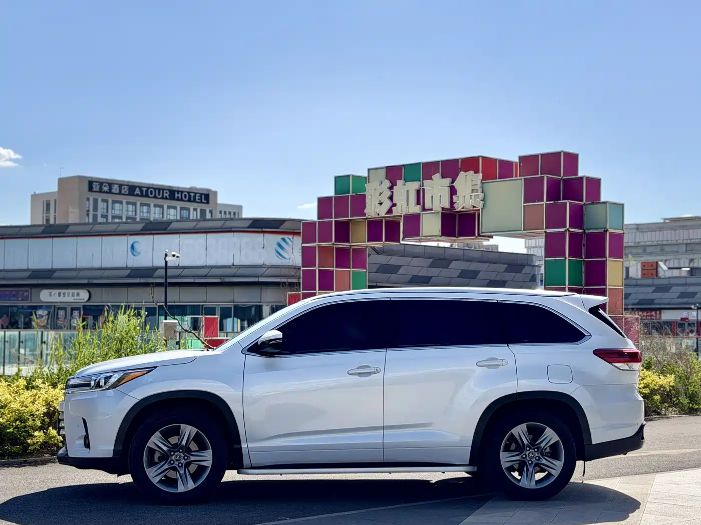 TOYOTA HIGHLANDER