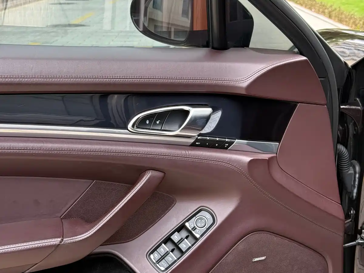 Porsche Panamera 2013 Panamera Platinum Edition 3.6L фото 12