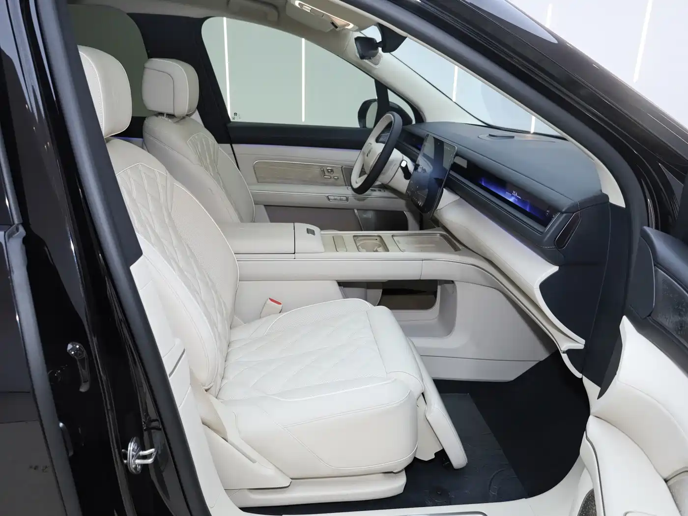 NIO ES8 2026 2025 Model 6-Seat Executive Luxury Edition