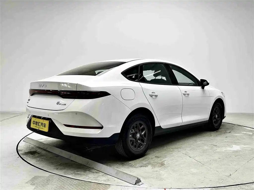 BYD Qin PLUS 2025 DM-i Smart Drive 55KM Leader фото 18