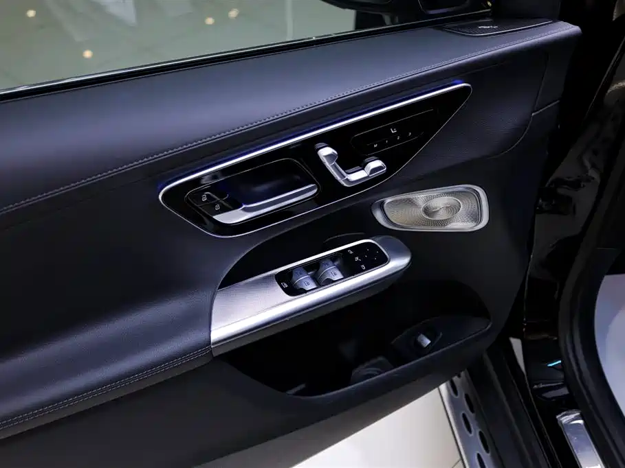 Mercedes-Benz GLC 2024 Facelift GLC 300 L 4MATIC Sport 5-seater фото 17
