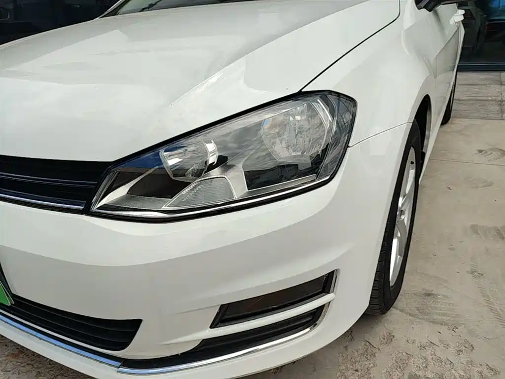 Volkswagen Golf 2016 230TSI Automatic Comfort фото 24