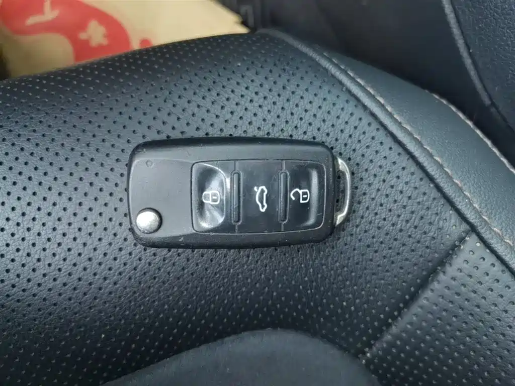 Volkswagen Sagitar 2018 280TSI DSG Luxury фото 9
