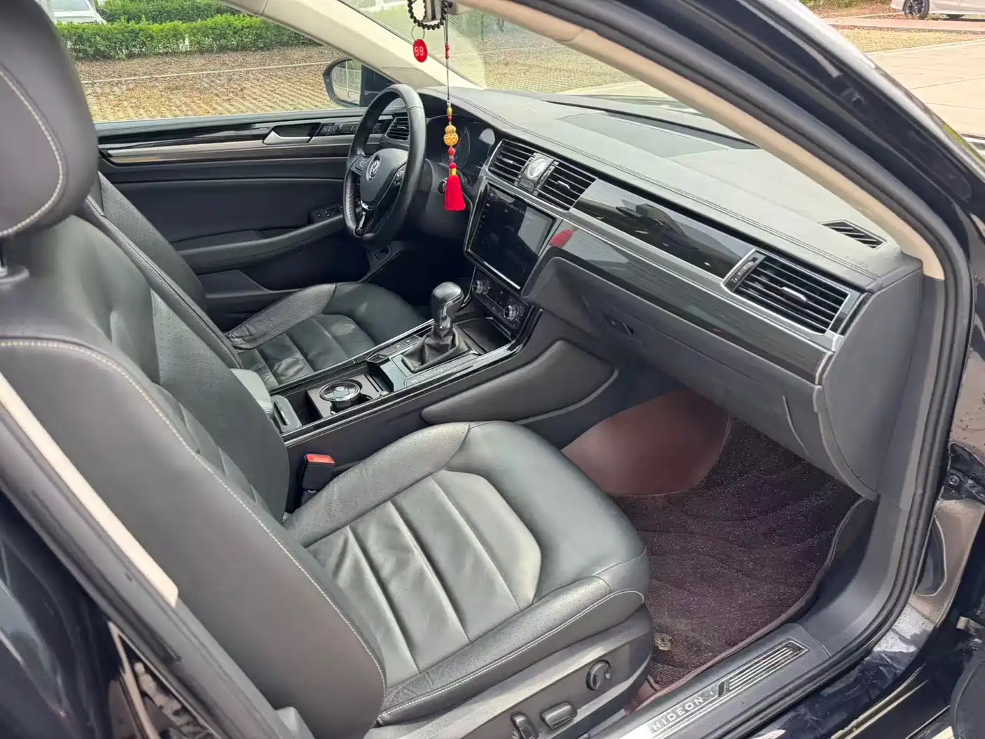 Volkswagen Phideon 2018 Facelift 380TSI FWD Business фото 17