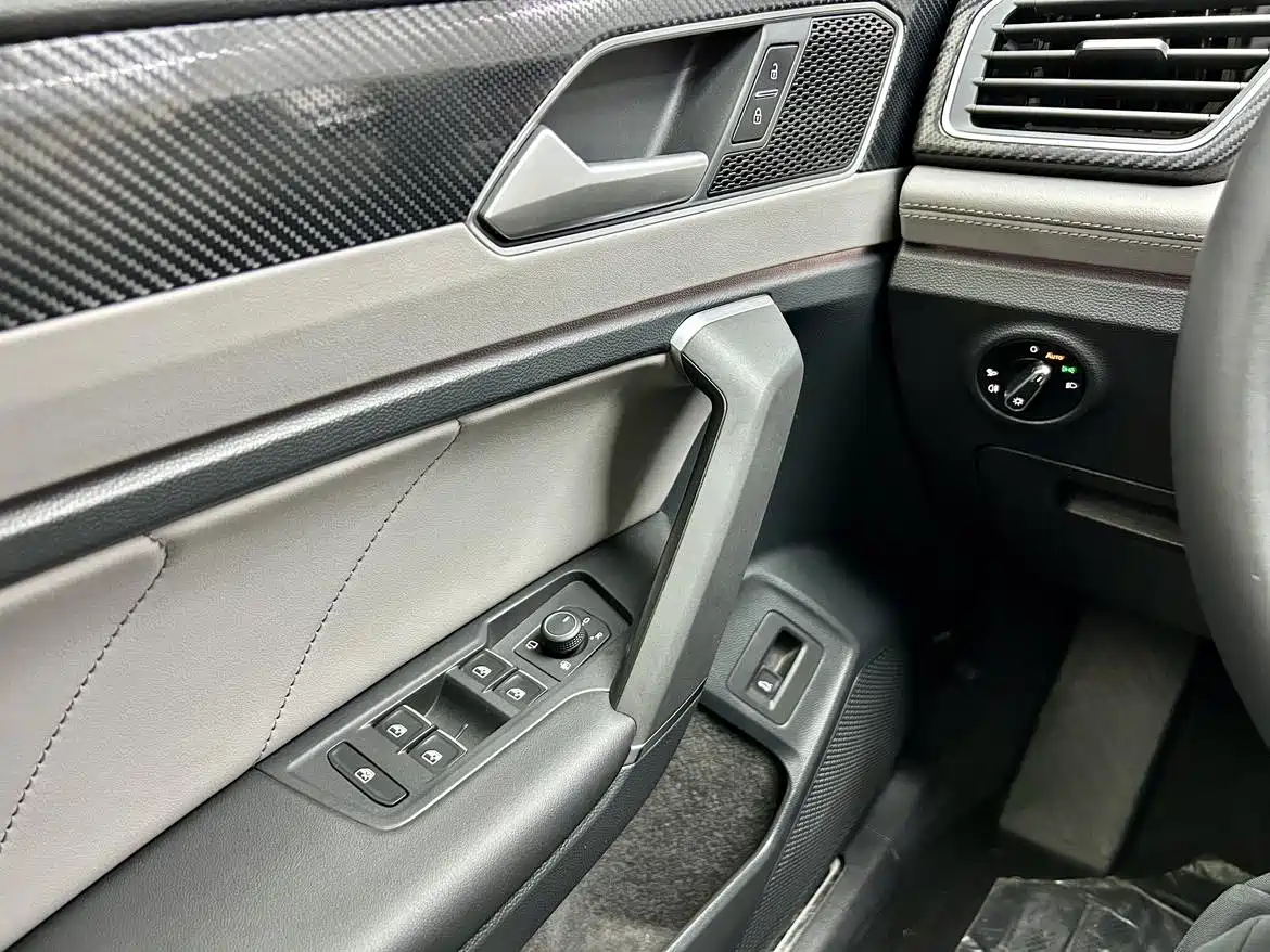 Volkswagen Tayron 2023 280TSI 2WD Luxury Plus Advanced Edition фото 20
