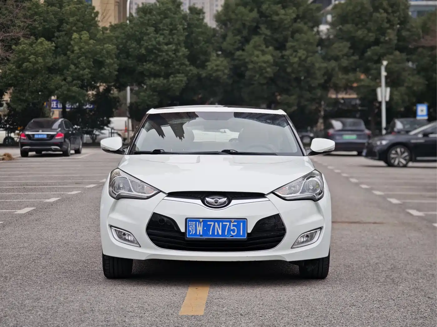 Hyundai Veloster 2012 1.6L Automatic Luxury Edition фото 2