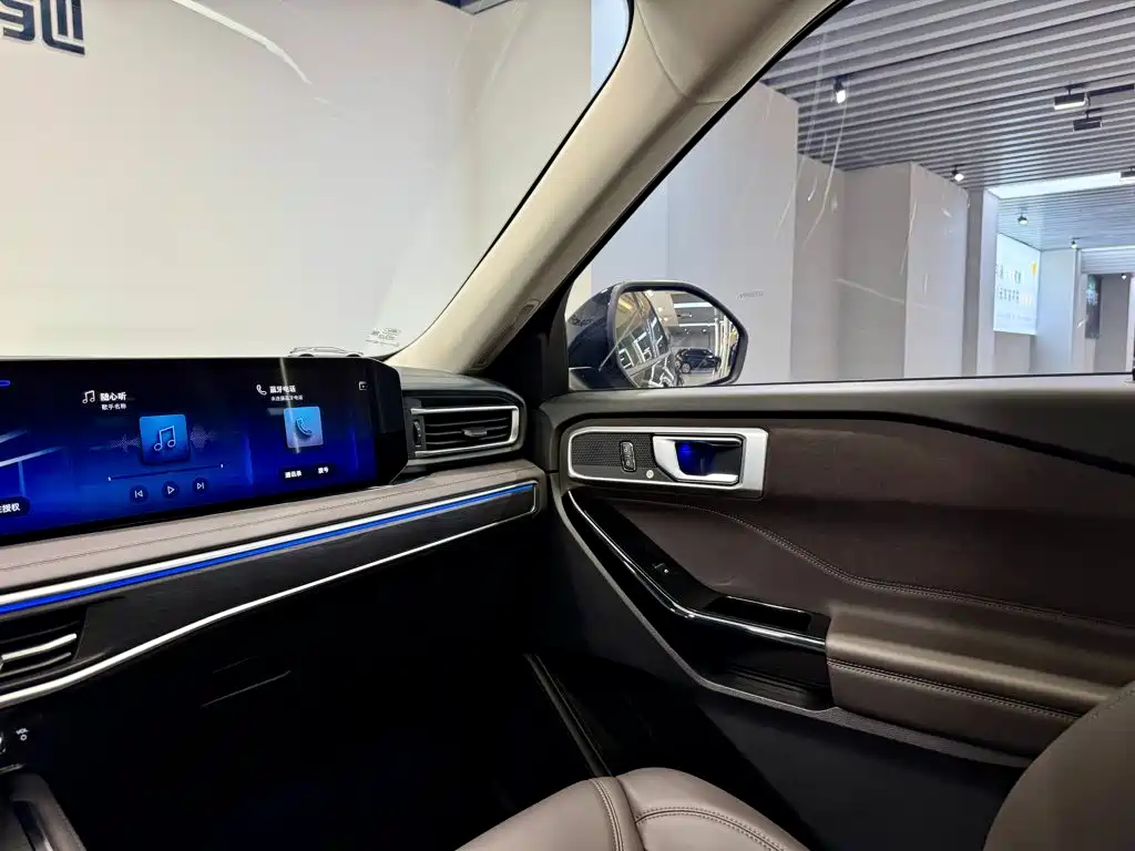 Ford Explorer 2025 2024 2.3T EcoBoost AWD Titanium Edition 6-Seater