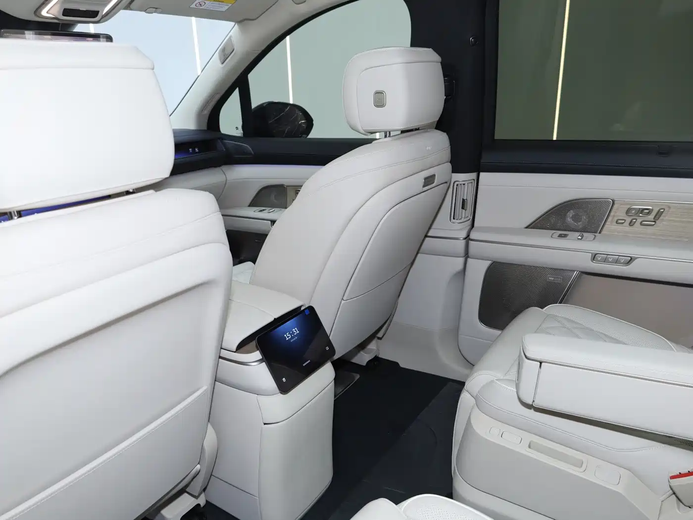 NIO ES8 2026 2025 Model 6-Seat Executive Luxury Edition