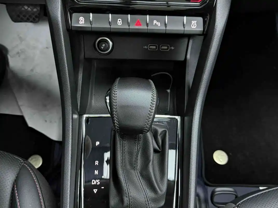 Škoda Karoq 2023 TSI280 Premium Edition фото 11
