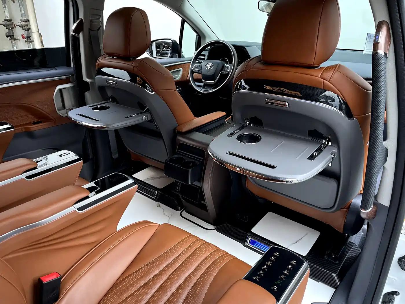 Toyota Sienna 2024 2.5L Hybrid Comfort Edition фото 16