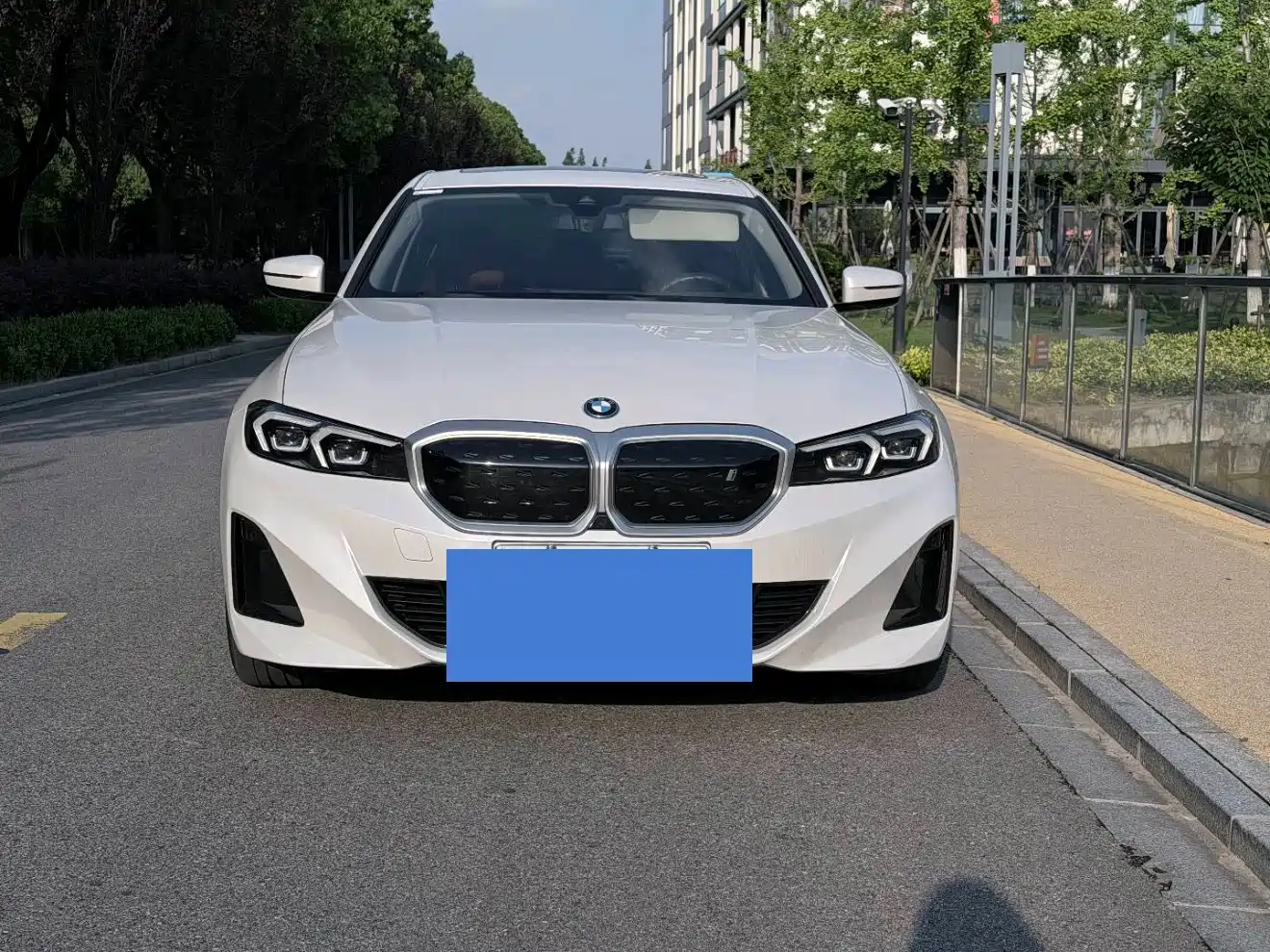 BMW i3 2022 eDrive 35 L