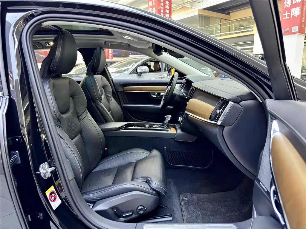 Фото 5 - Volvo S90