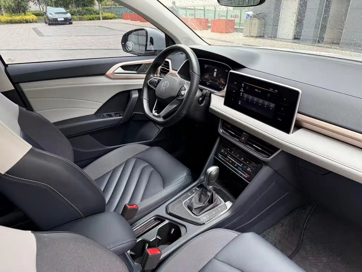 Volkswagen Tharu 2024 300TSI 2WD Bright Moon Edition фото 20