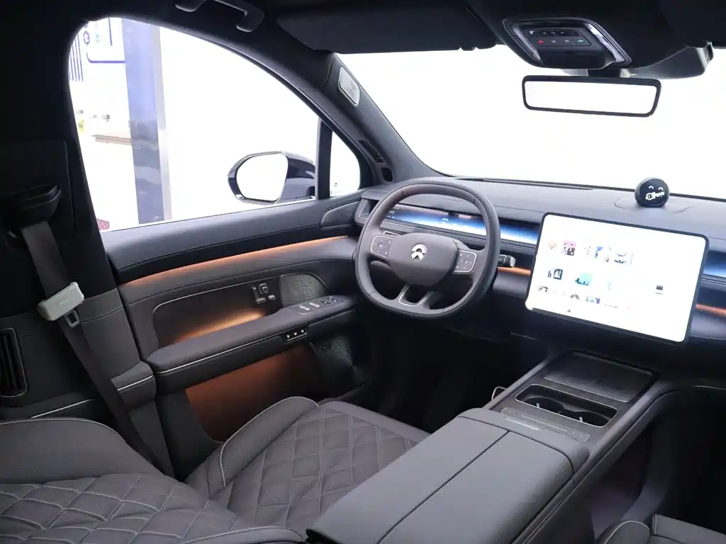 NIO ES8 2026 2025 Model 6-Seat Executive Luxury Edition