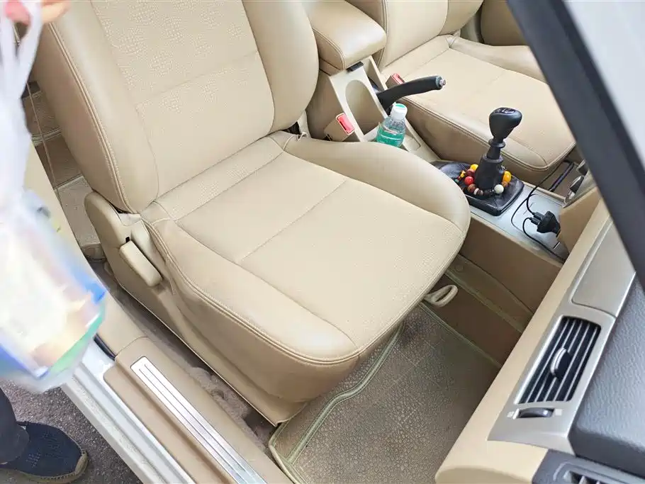 Buick Excelle 2013 1.5L Manual Classic Edition фото 8