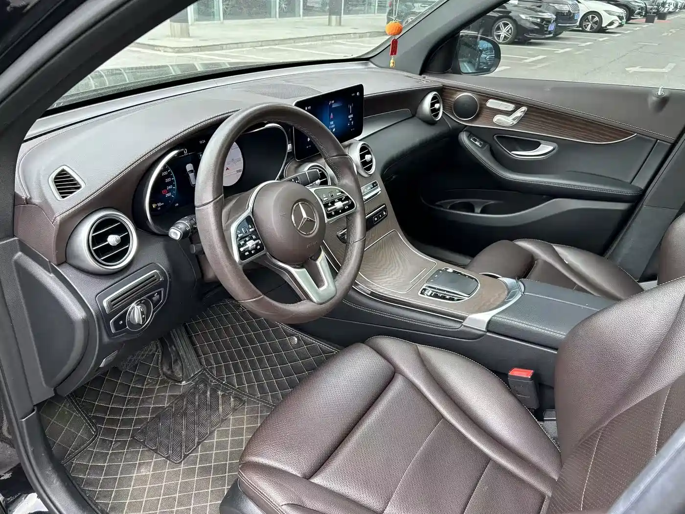 Mercedes-Benz GLC 2022 Model GLC 260 L 4MATIC Luxury Edition фото 9