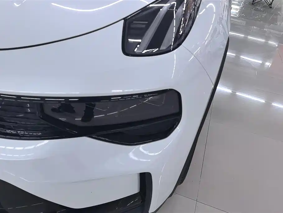 Lynk & Co 01 2025 2.0TD FWD Renewal Pro Edition фото 5