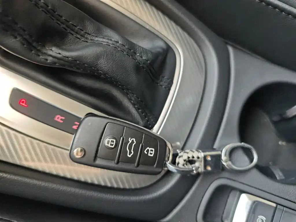Audi Q3 2018 30th Anniversary Edition 35 TFSI Sport фото 17