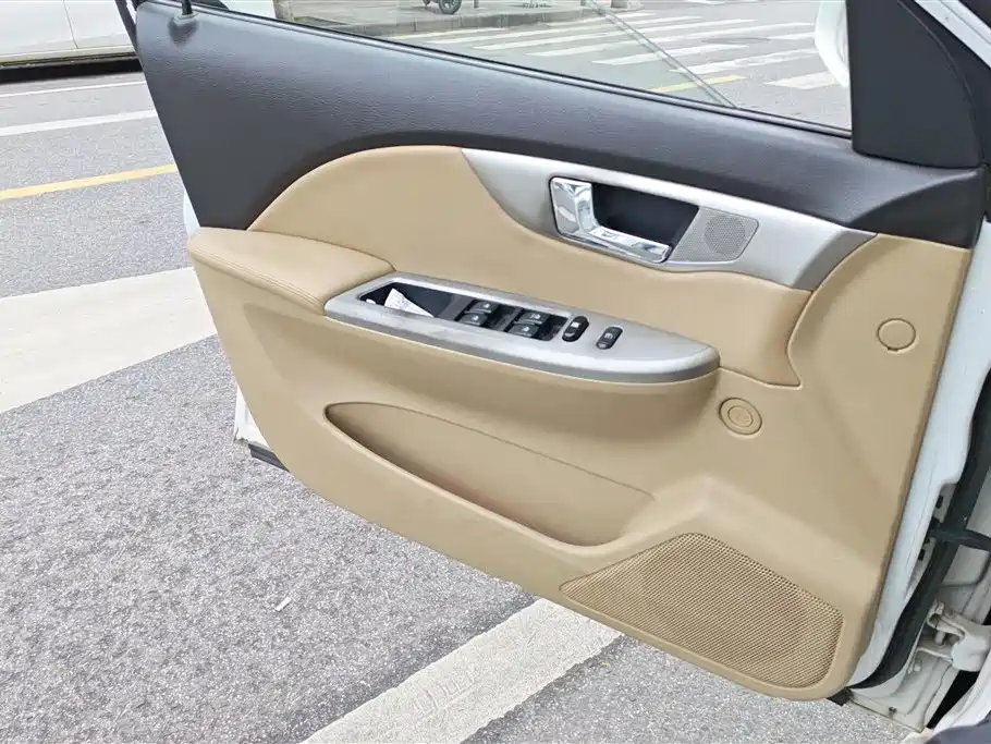 Buick Excelle 2013 1.5L Manual Classic Edition фото 7