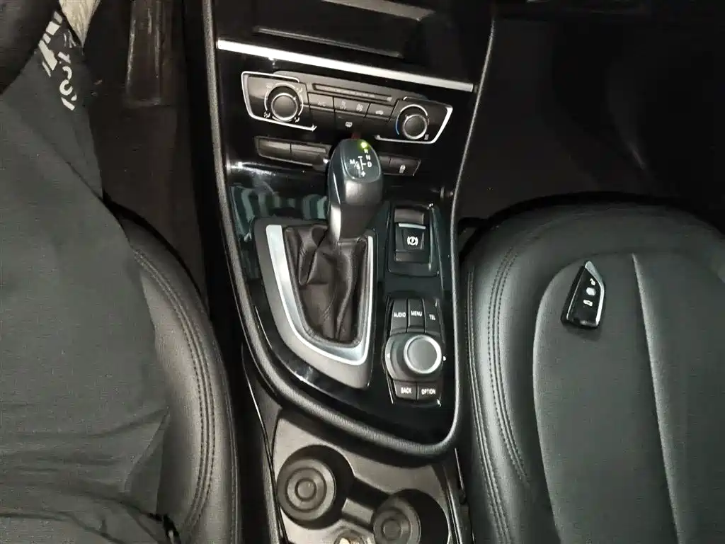BMW 2 Series Touring 2016 218i Fashion Model фото 10