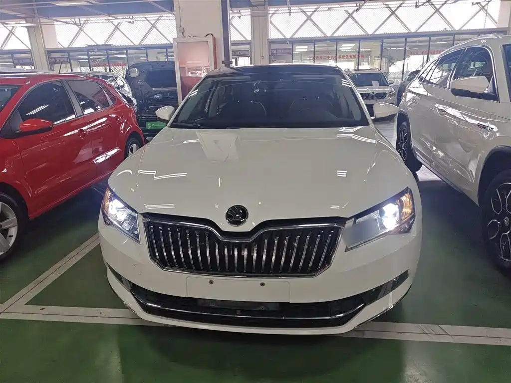 Škoda Superb 2016 TSI280 DSG Pioneer Edition фото 3