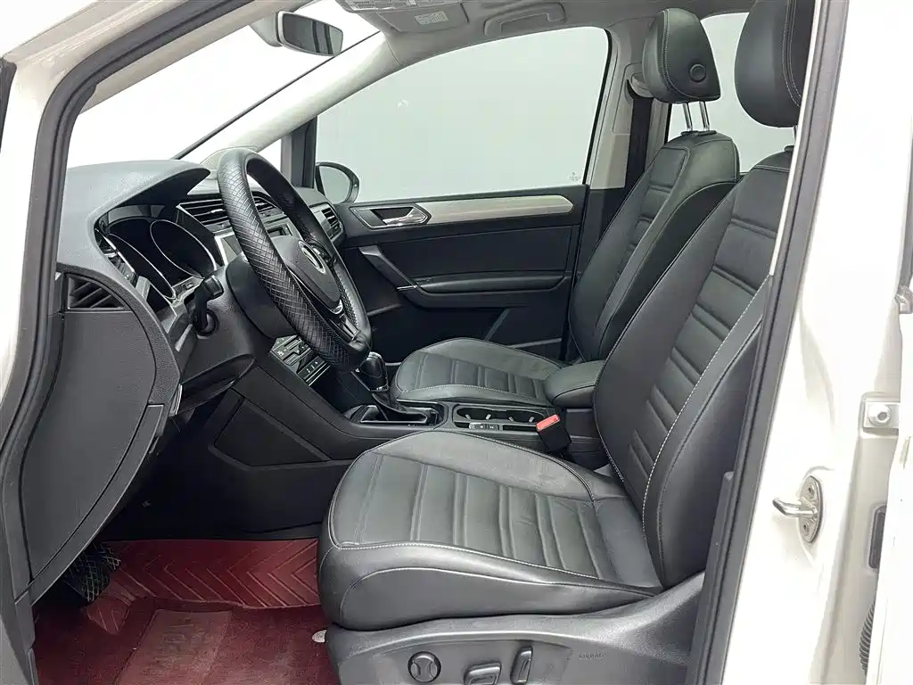 Volkswagen Touran 2021 Touran L 280TSI DSG Cross Edition 6-seater фото 9