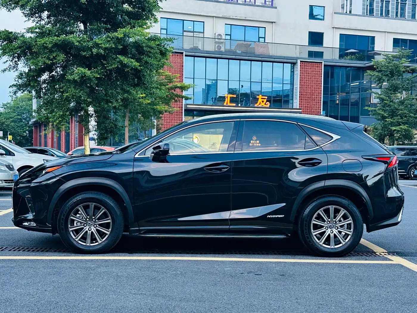 Photo 2 - Lexus NX