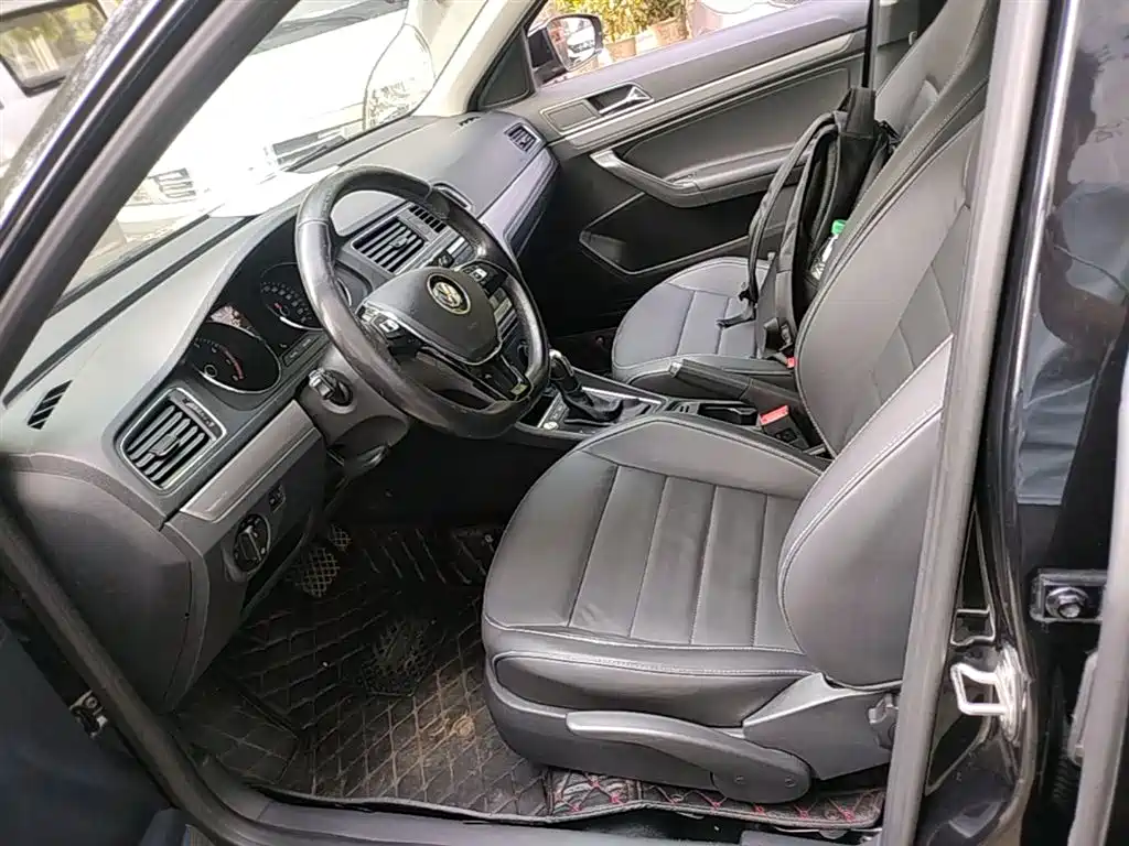 Volkswagen Lavida 2017 230TSI DSG Comfort Edition фото 15
