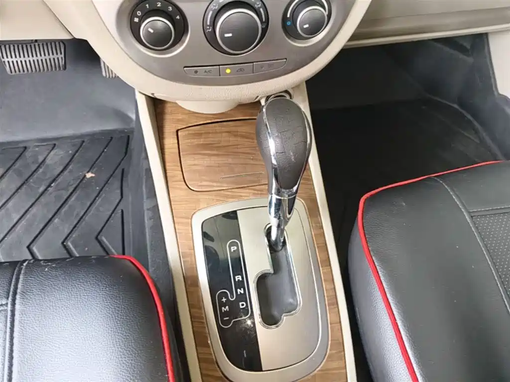 Buick Excelle 2015 1.5L Automatic Classic фото 14