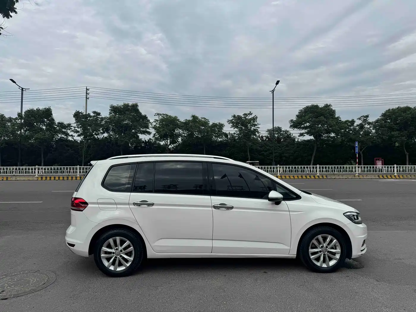 Volkswagen Touran 2016 Touran L 280TSI DSG Elegance фото 6