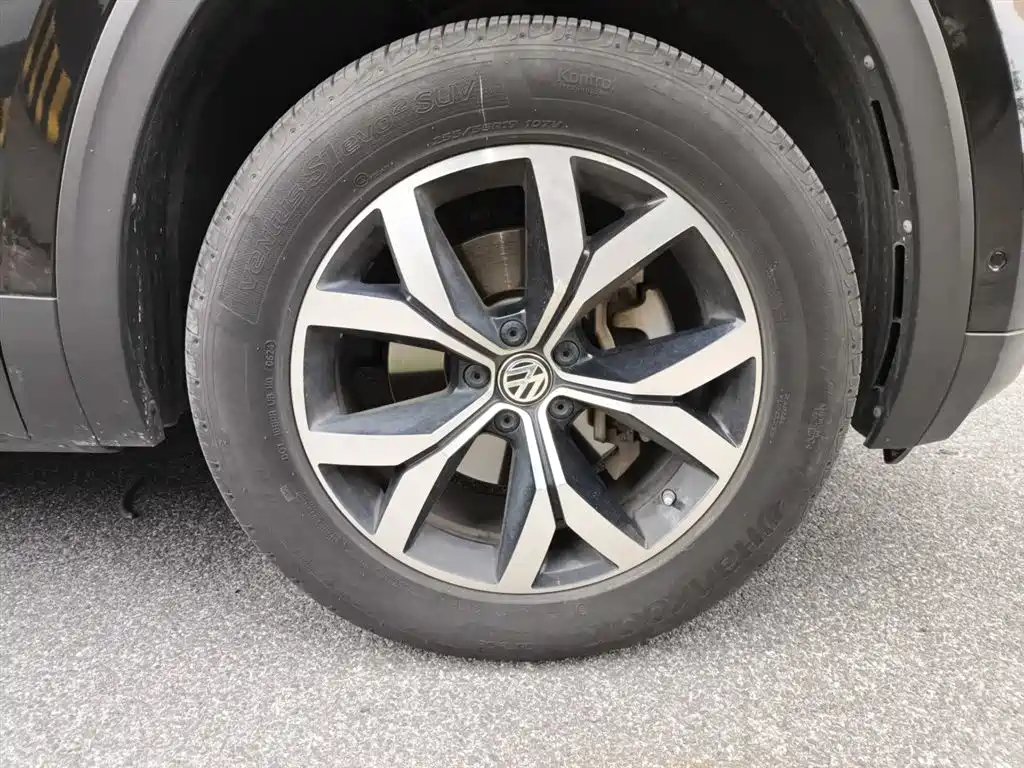 Volkswagen Teramont 2020 330TSI 2WD Luxury China VI фото 8