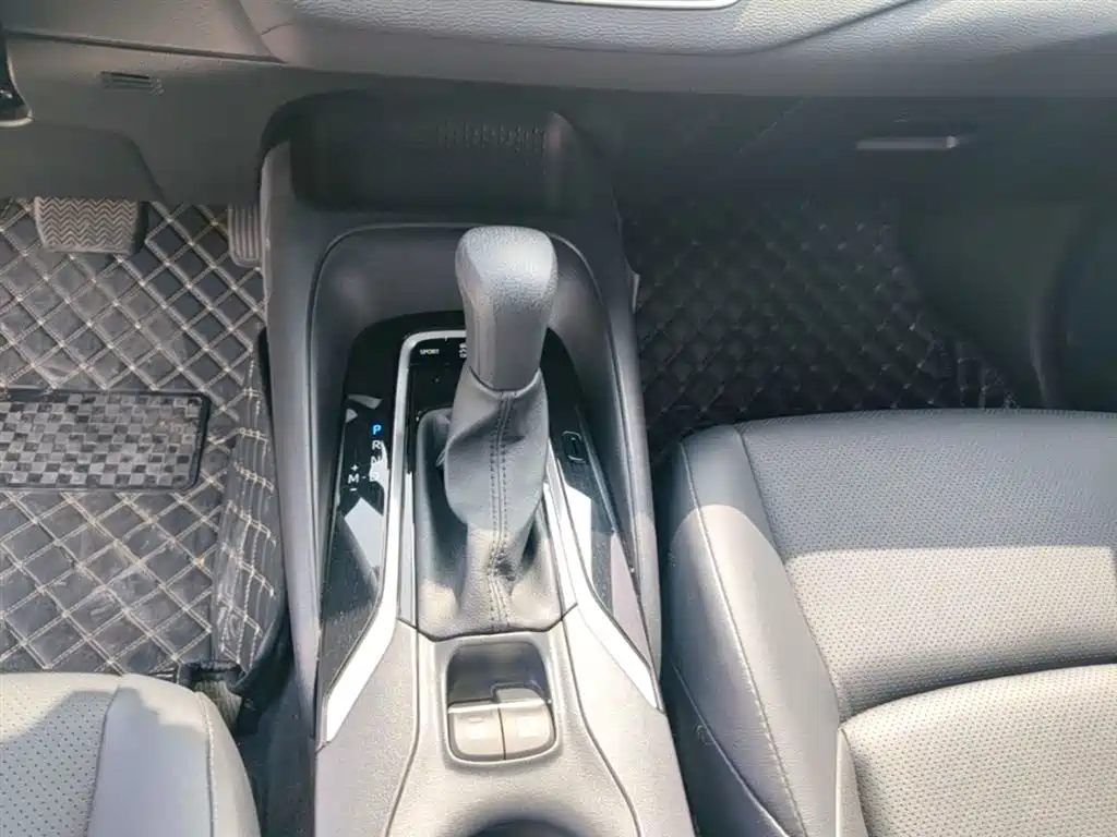 Toyota Levin 2021 185T CVT Luxury Edition фото 10