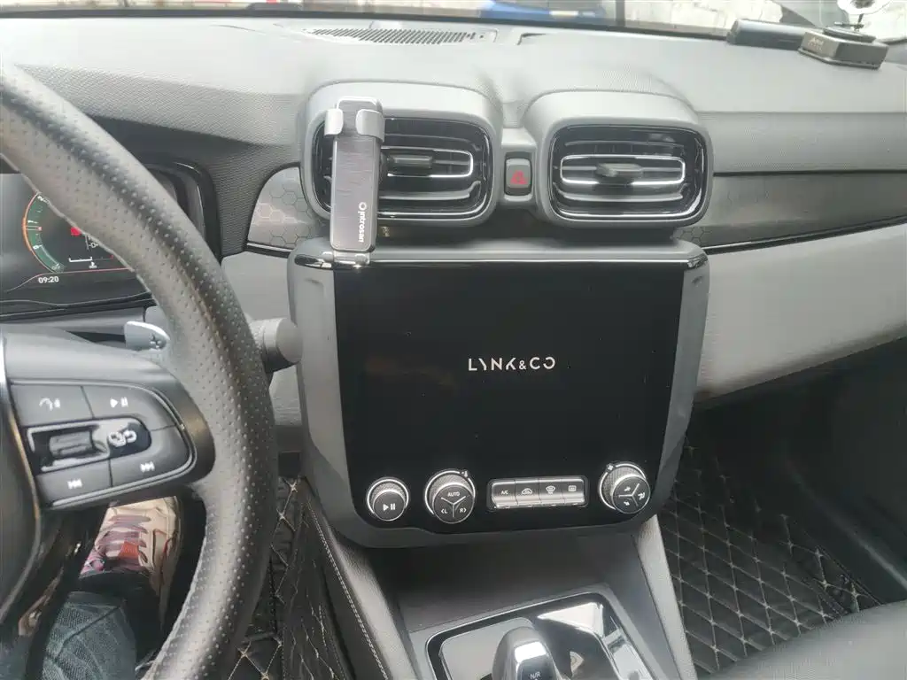Lynk & Co 03 2021 2.0TD Auto Jin Champion Edition фото 9